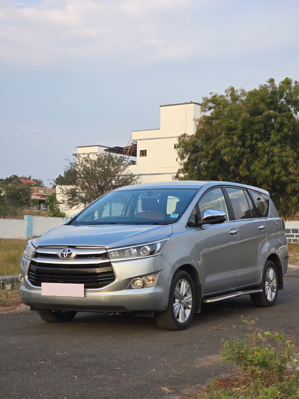 Vehicle photo 7