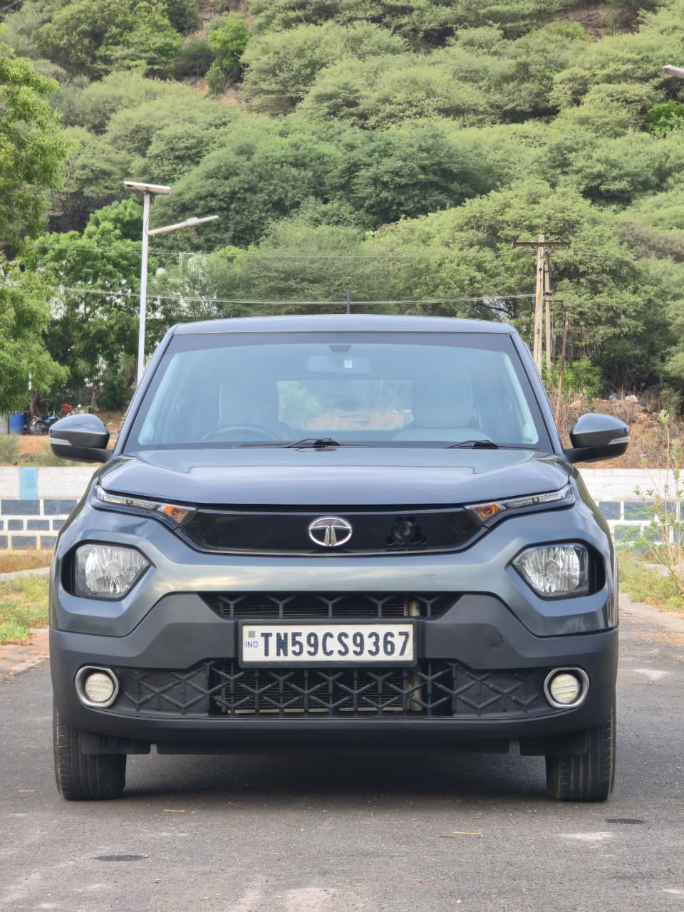 Vehicle photo 9