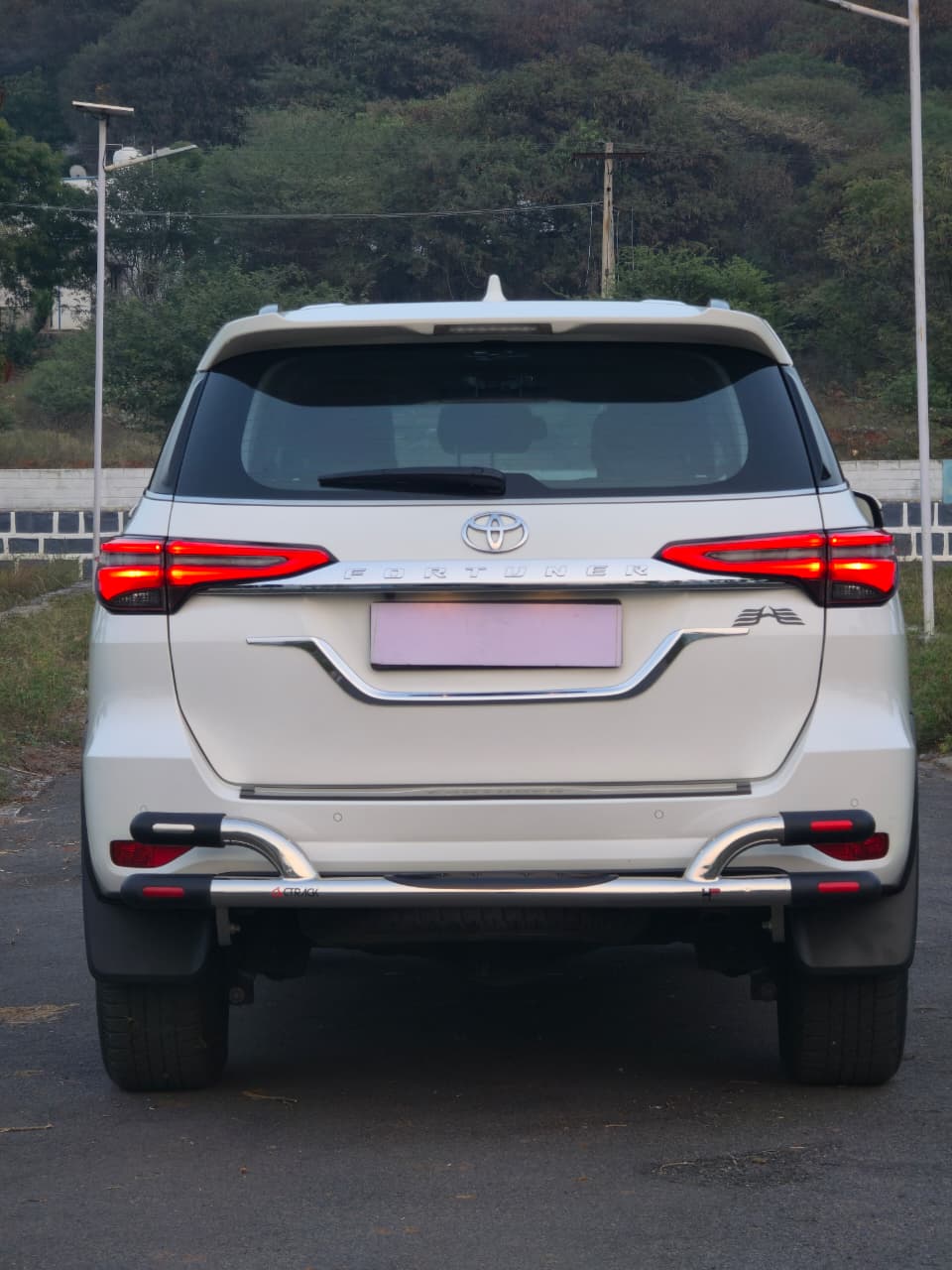 Vehicle photo 15