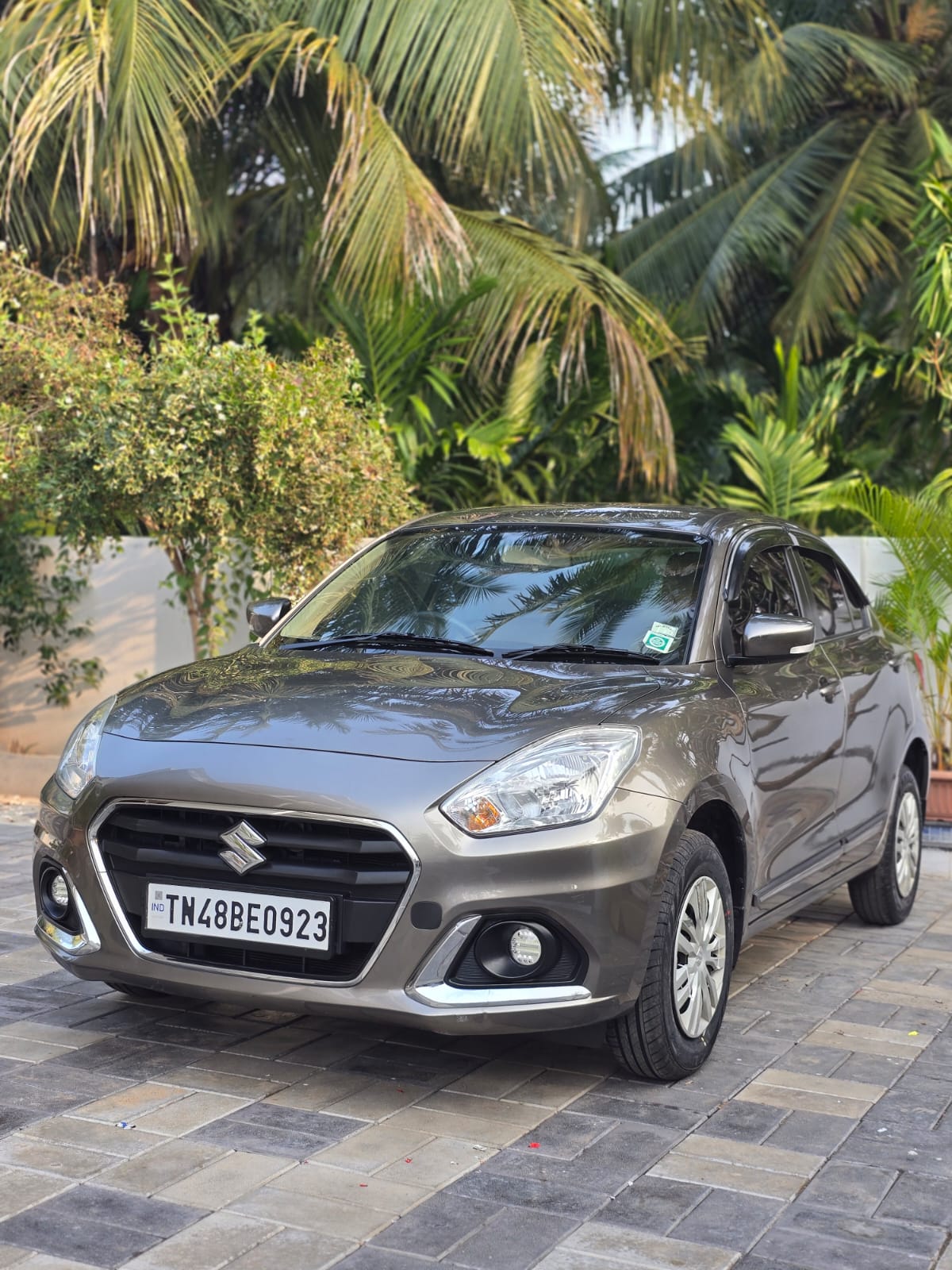 Vehicle photo 3