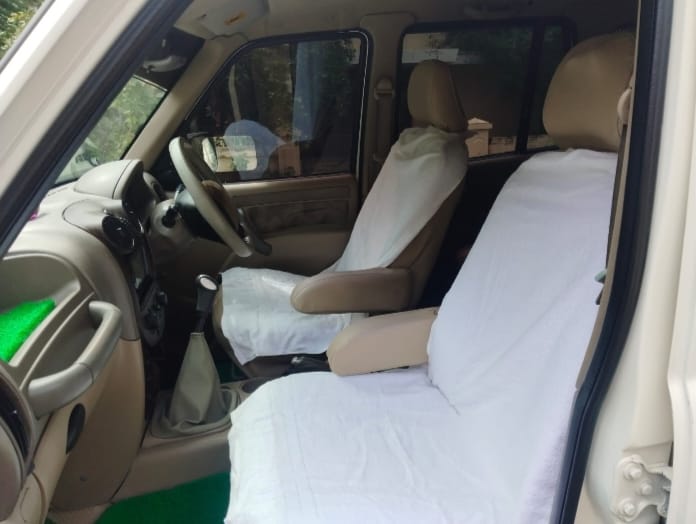 Vehicle photo 9