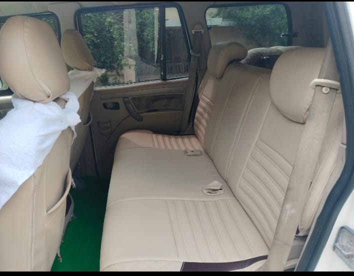 Vehicle photo 10