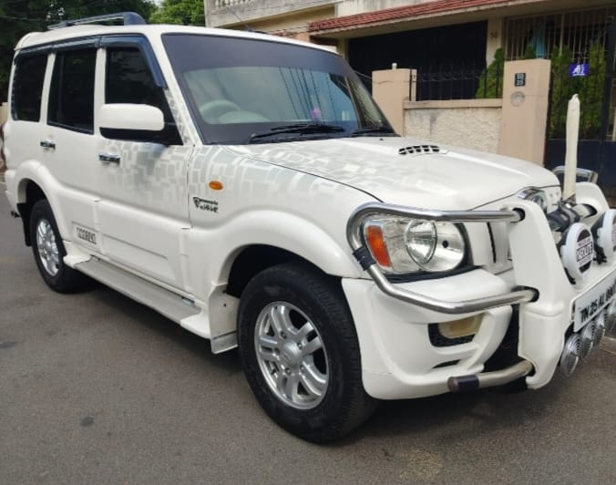 Vehicle photo 2