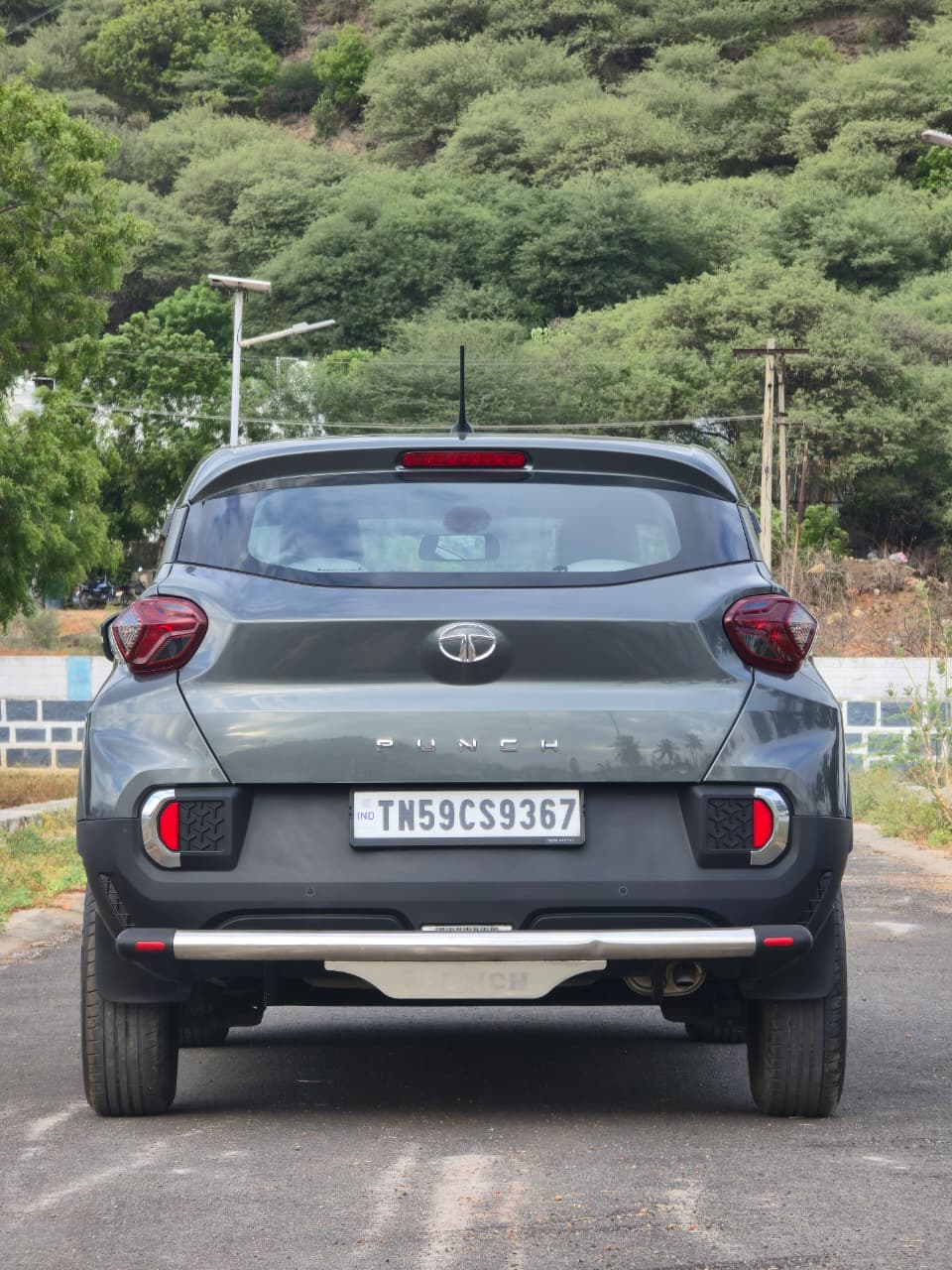 Vehicle photo 11
