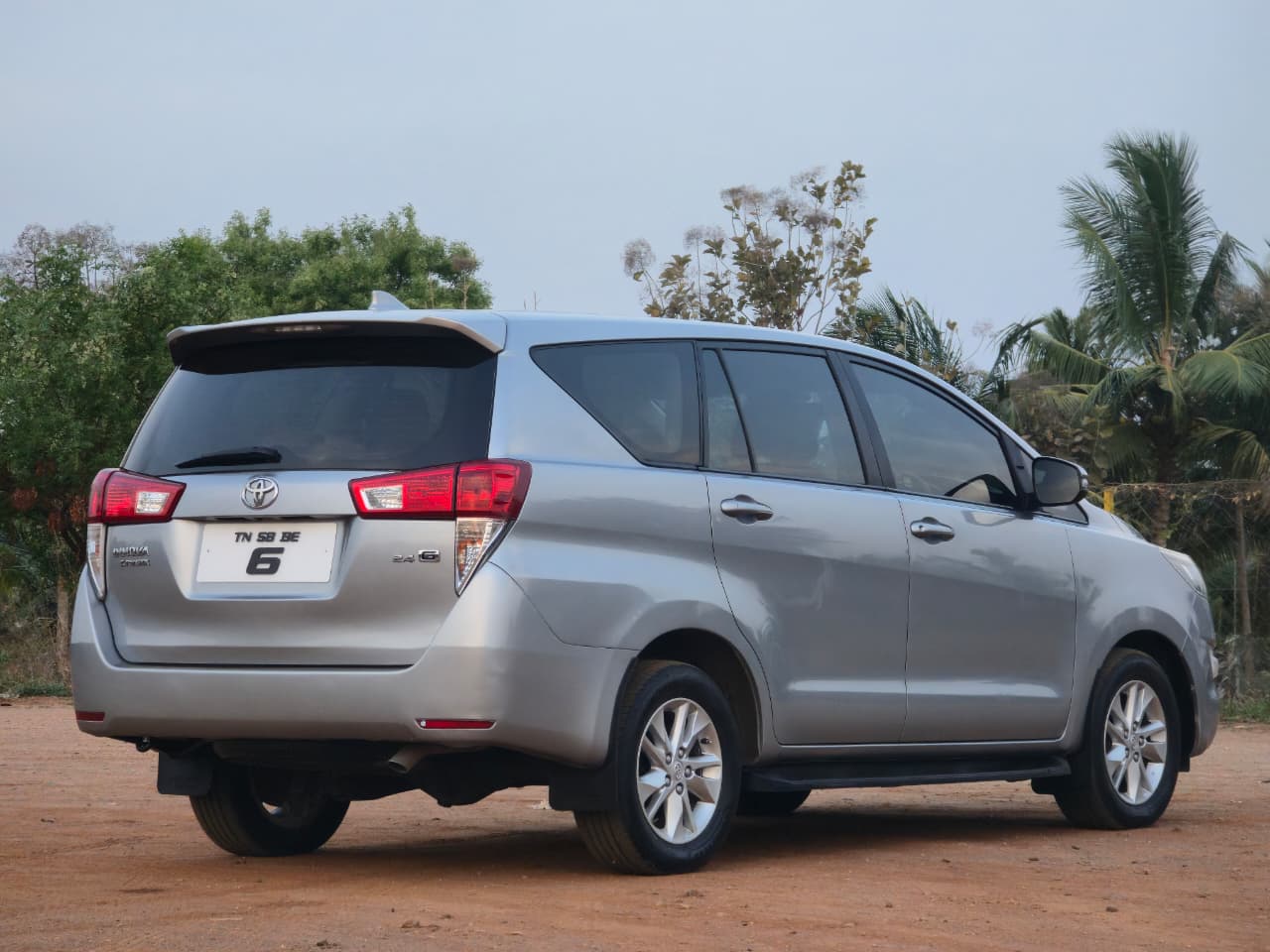 Vehicle photo 5