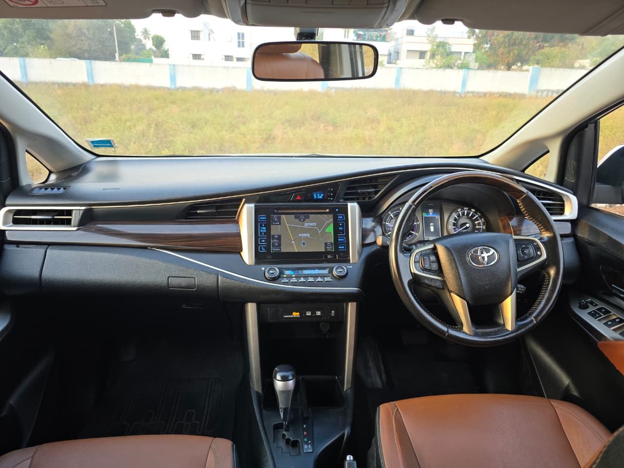 Vehicle photo 11